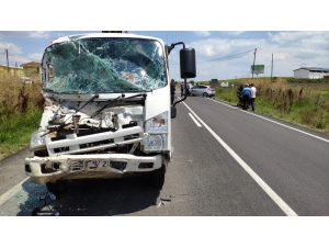 Tekirdağ’da 3 Araçlı Zincirleme Kaza: 2 Yaralı