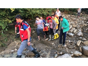 Ekipler Zor Koşullarda Hastaya Ulaşarak Ambulansa Teslim Etti