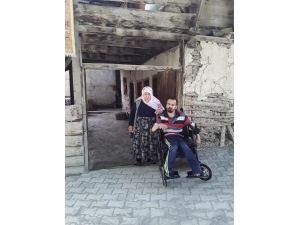 Engelli Tuncay’ın Akülü Arabası Bozulunca Köy Muhtarı Sosyal Medya Hesabından Yardım İstedi