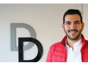 Diş Tellerinde Şeffaf Plak