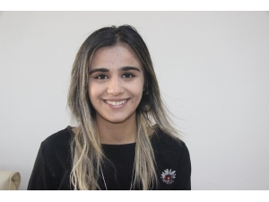 Çantası Çalınan Genç Kız Kapkaççıyı Böyle Kovaladı