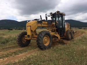 Dumlupınar’da Tarım Arazilerine Giden Yollar Yapılıyor