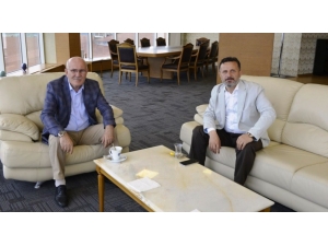 Uşak Üniversitesi Rektörü Savaş’tan Dpü’ye Ziyaret