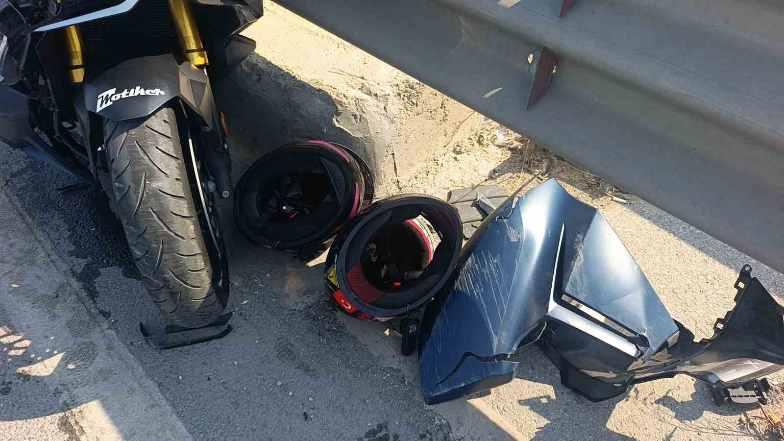otomobil-ile-motosiklet-carpisti-2-kisi-yaralandi