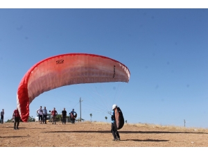 Siirt’te Huzur Ortamının Sağlanmasıyla Yamaç Paraşütüne İlgi Arttı