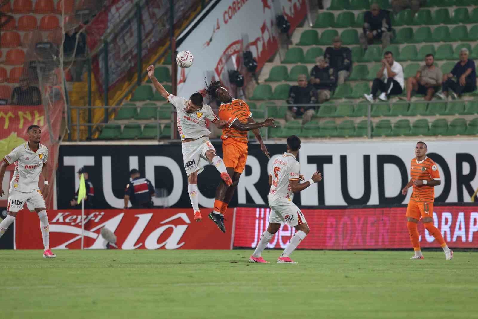trendyol-super-lig-corendon-alanyaspor-0-goztepe-1-ilk-yari