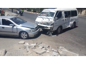 Siirt’te Maddi Hasarlı Trafik Kazası