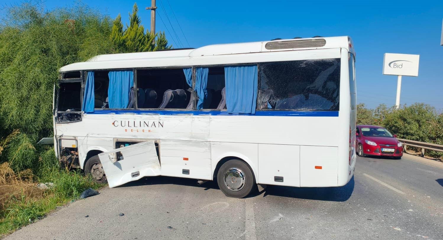 antalya-da-tur-otobusu-ile-servis-minibusu-carpisti-6-yarali