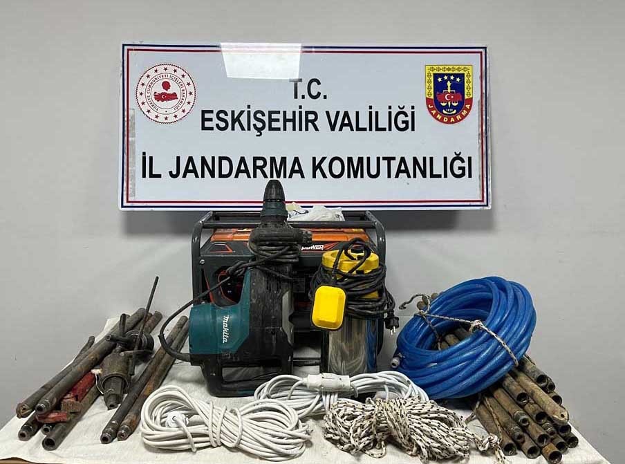 eskisehir-de-kacak-kazi-yapan-5-supheli-sucustu-yakalandi