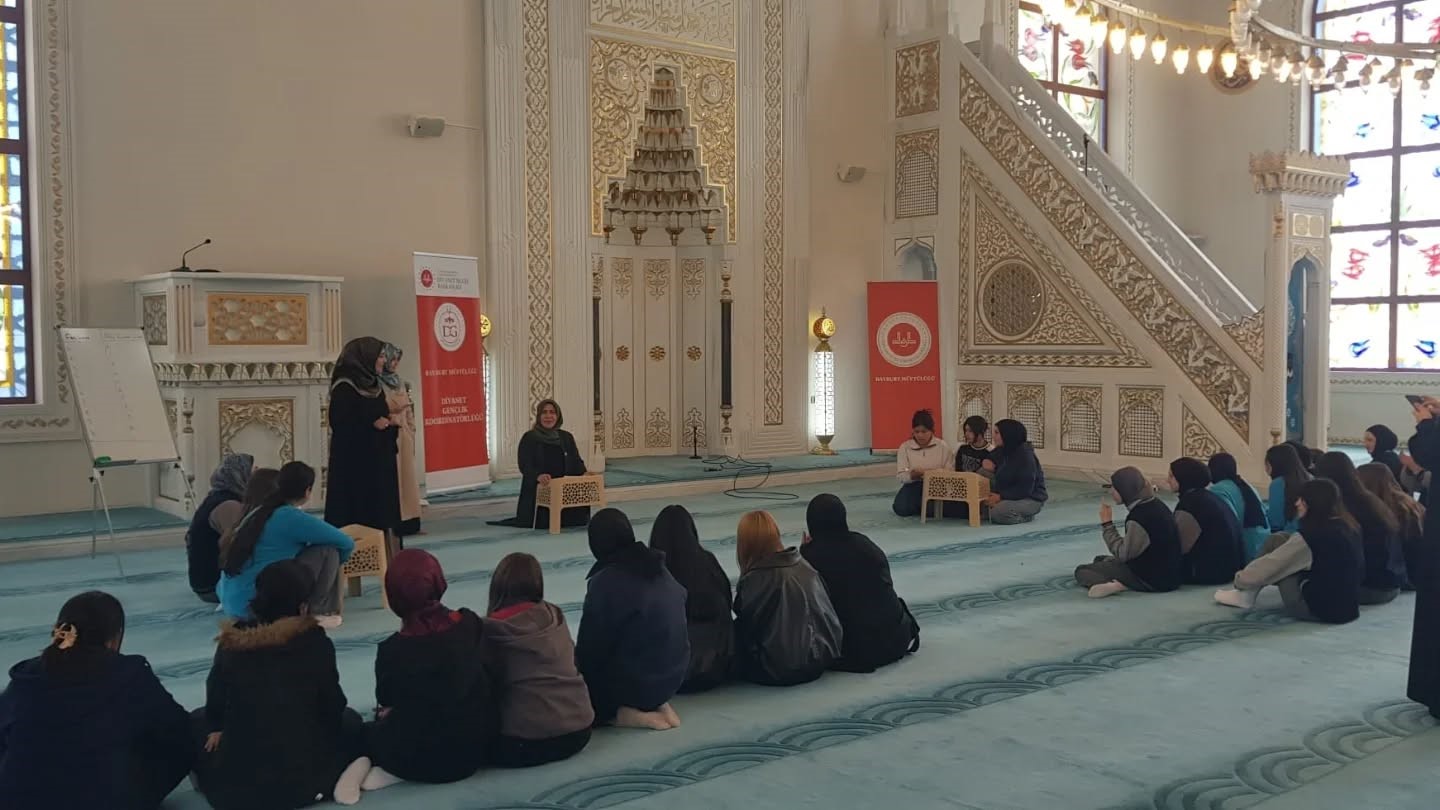 bayburt-ta-cedes-yil-sonu-senligi-duzenlendi
