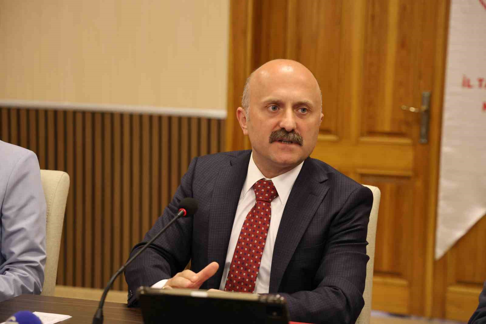 vali-varol-aydin-inciri-altin-degerinde-bir-urun