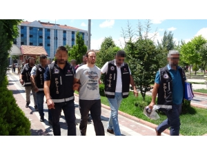 Isparta’da Fetö’nün Yeni Yapılanmasına Darbe: İl İmamı, Kasa Ve Eğitim Danışmanı Hücre Evlerinde Yakalandı