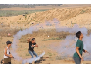 Gazze Sınırında 97 Kişi Yaralandı