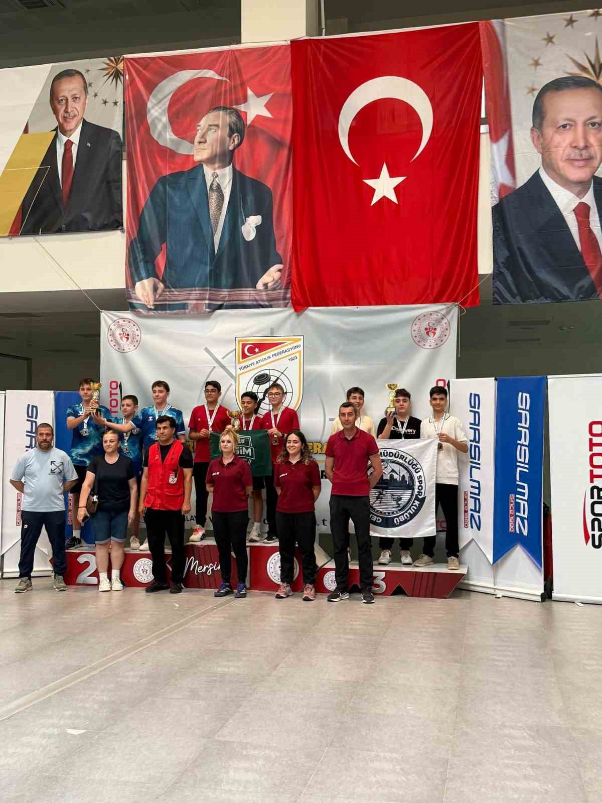 kayserili-nisancilardan-turkiye-kupasi-nda-cifte-takim-basarisi