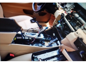 İstanbul’da Lüks Otomobillerden 1 Milyon Tl’lik Yedek Parça Çalan Şahıslar Yakalandı