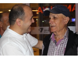 Baba İle Oğlun 30 Yıl Sonra Film Gibi Buluşması