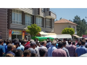 Yaşam Mücadelesini Kaybeden 17 Yaşındaki İbrahim, Son Yolculuğuna Uğurlandı