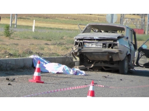 Konya’da İki Otomobil Çarpıştı: 1 Ölü, 2 Yaralı