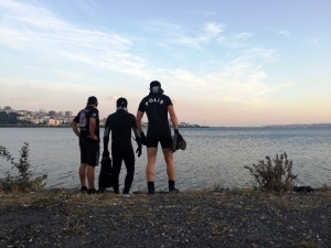 Küçükçekmece Gölü’ne Giren Bir Kişinin Kaybolduğu İhbarı Polisi Harekete Geçirdi