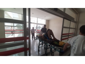 Köpekten Kaçarken Otomobilin Altında Kaldı