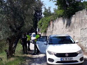 Terliklerle Kaçamayınca Polise Teslim Oldu