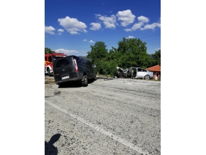 Denizli’de Araçlar Kafa Kafaya Çarpıştı: 5 Yaralı