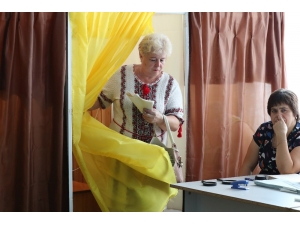 Ukrayna’da Genel Seçimi De Zelenskiy Kazandı