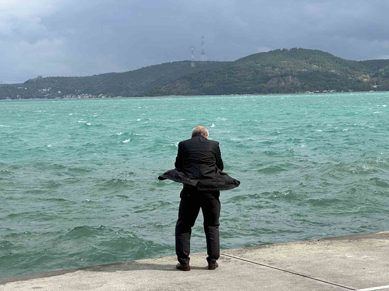 sariyer-de-kuvvetli-ruzgar-etkili-oluyor