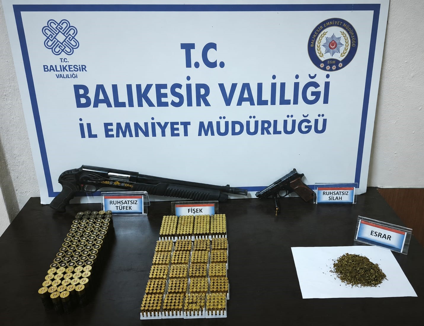 erdek-te-uyusturucu-ve-silah-operasyonu