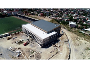 Dilovası Yüzme Havuzunda Çalışmalar Dış Cepheyle Sürüyor