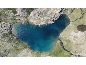 Yüksek Zirvelerin Cenneti: Artabel Gölleri Tabiat Parkı