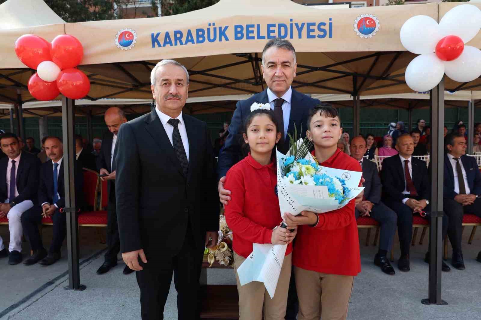karabuk-te-ilkogretim-haftasi-kutlandi
