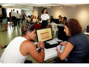 Konak Belediyesinden Üniversite Adaylarına Tercih Desteği