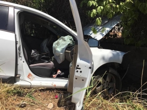 Adıyaman’da Otomobil Duvara Çaptı: 3 Yaralı