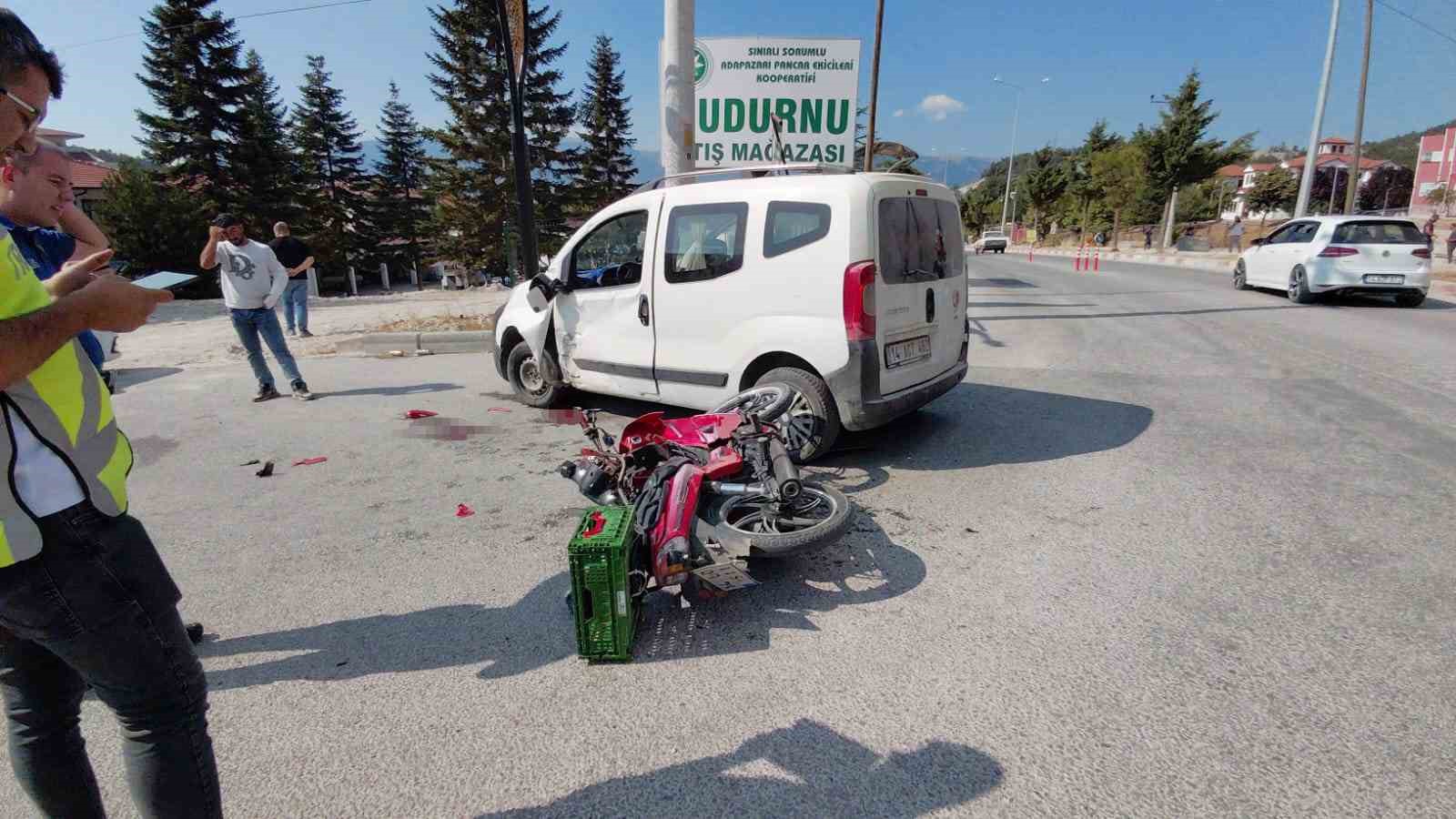 mudurnu-da-otomobil-ile-motosiklet-carpisti-1-agir-yarali