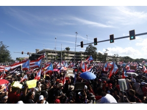 Porto Riko’da Yüz Binler Valinin İstifasını İstiyor