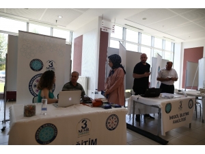 Bursa Uludağ Üniversitesi Öğrenci Adaylarına Kapılarını Açtı