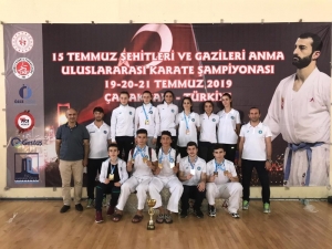 Bursalı Karateciler Başarıya Doymuyor