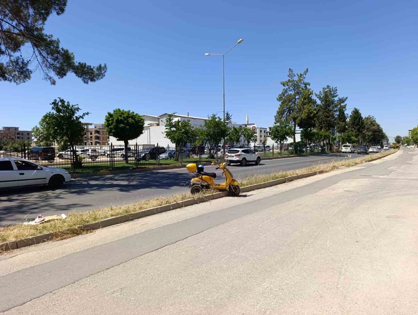 devrilen-elektrikli-motosikletin-surucusu-yaralandi