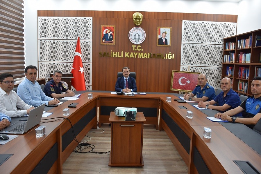salihli-de-metruk-binalara-gecit-yok
