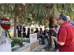 Cenk Koray Kabri Başında Anıldı