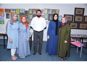 Kur’an Kursu Öğrencileri Eserlerini Sergiledi