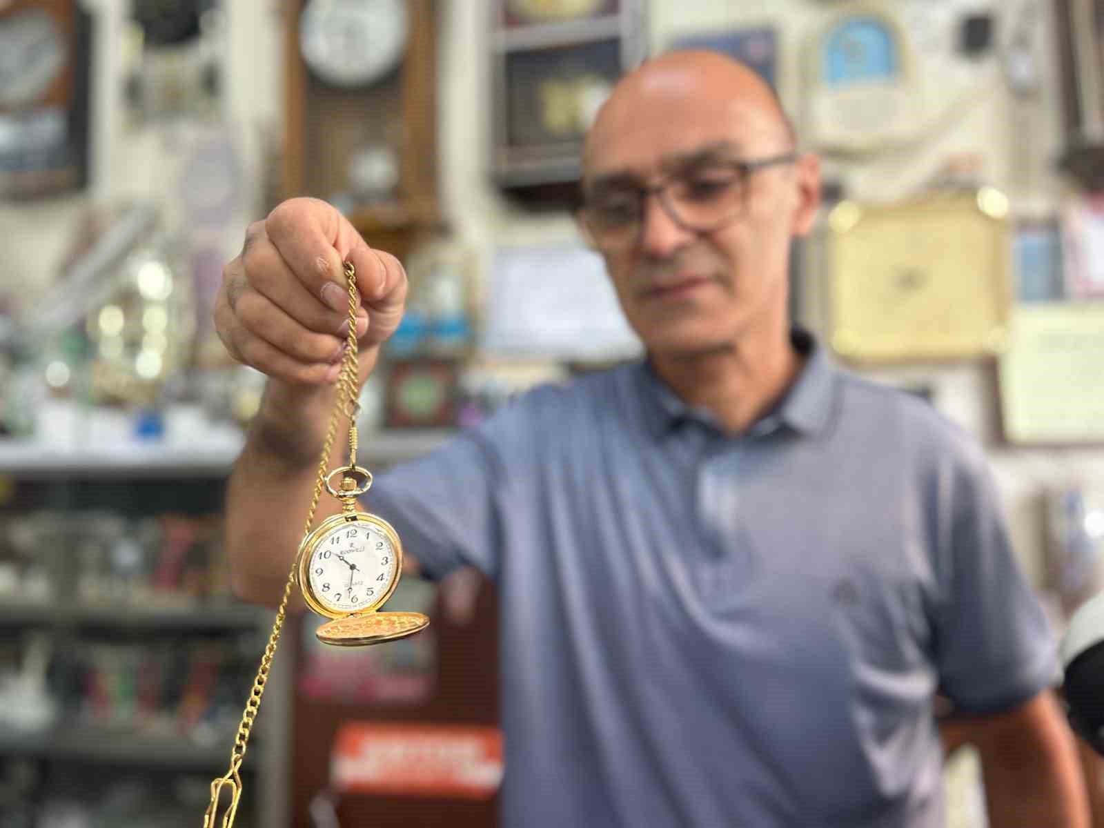 van-da-dijital-caga-ragmen-eski-saatlerin-tutkusu-bitmiyor