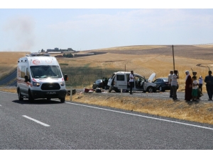 Hafif Ticari Araç Takla Atarak Karşı Şeride Geçti: 1’i Ağır 4 Yaralı