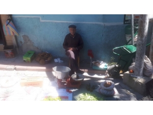 55 Yıldır Organik Ürün Üretip Satarak Geçimini Sağlıyor