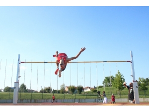 Merakı İle Başladığı Uzun Atlama Sporu İle Dünya İkincisi Oldu