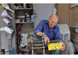 Sandıklı’da Tenekecilik Mesleğinin Son Temsilcisi