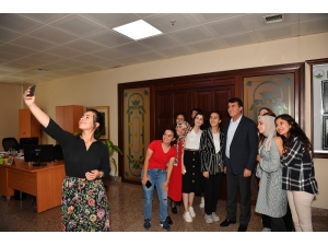 Başkan Dündar Stajyerlerle Buluştu