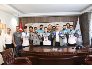 Şampiyonlar Canpolat İle Buluştu