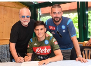 Napoli Başkanından Eljif’e ’Hoş Geldin’ Mesajı